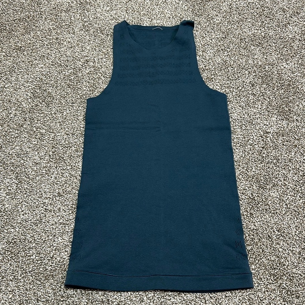 Lululemon Reveal seamless tank top teal no size tag small with stretch EUC